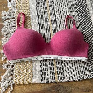 VS T-Shirt Wireless Bra